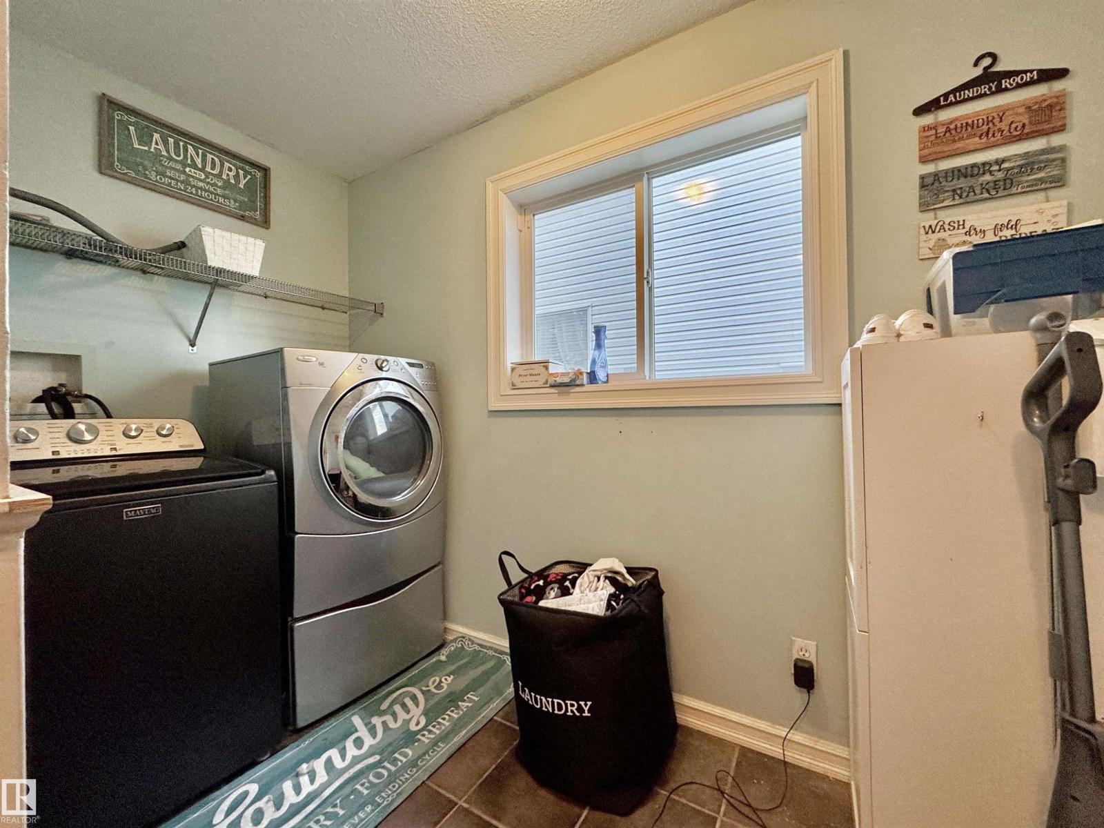 105 GREYSTONE CR - 21