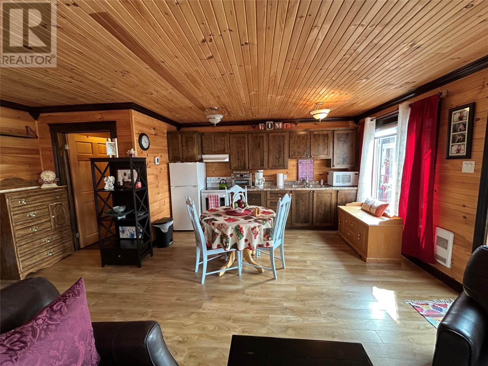 85 Main Road - 32