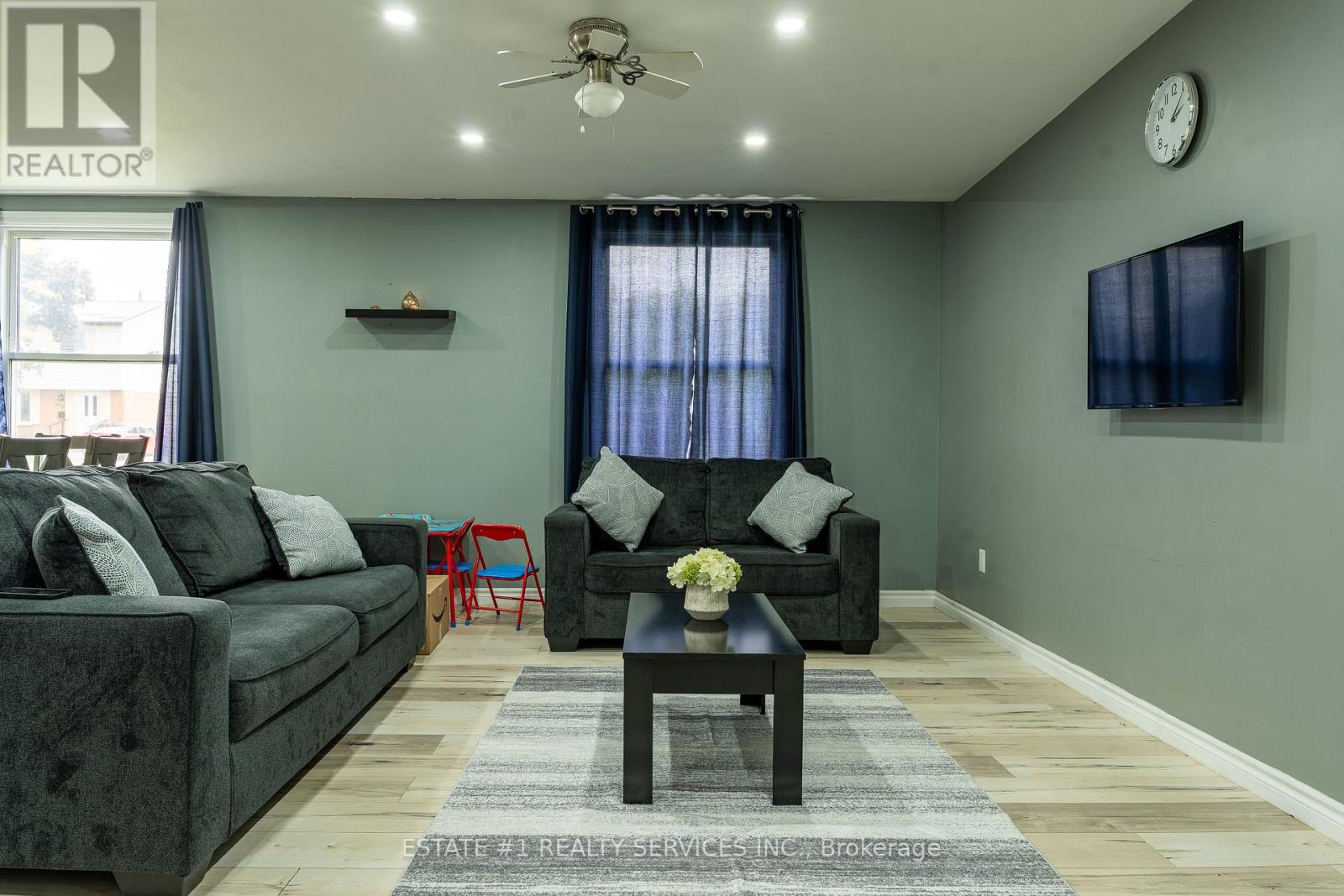 43 DYER STREET - 11