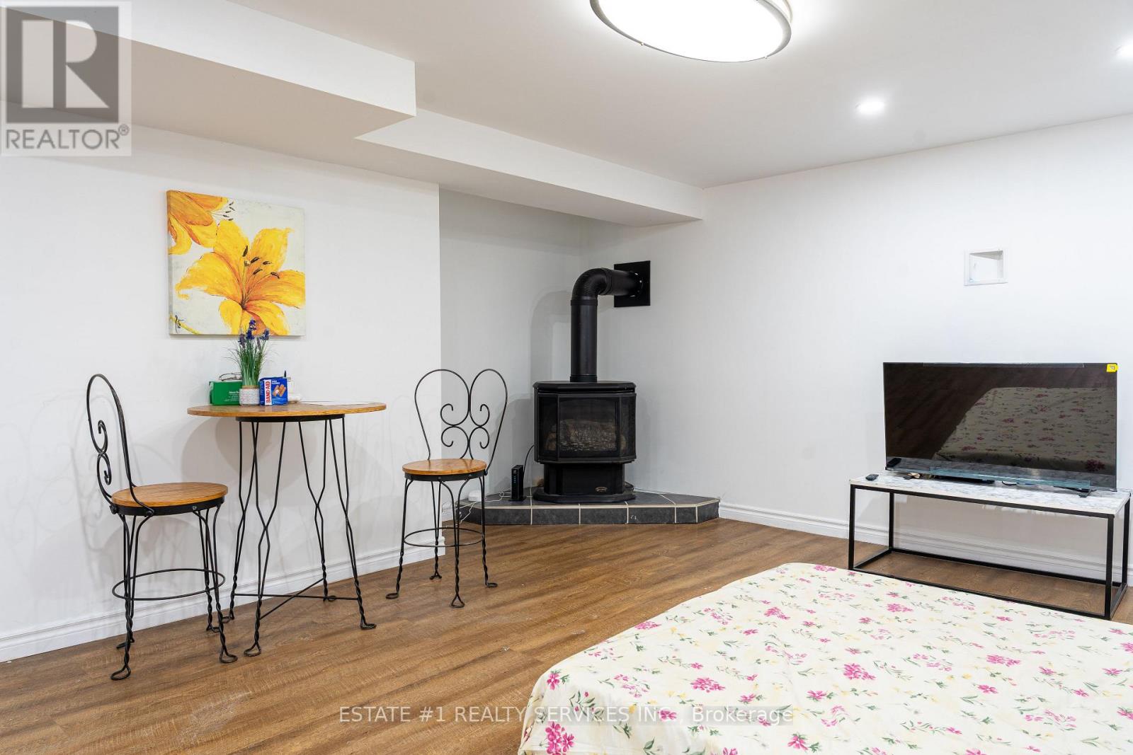 43 DYER STREET - 13