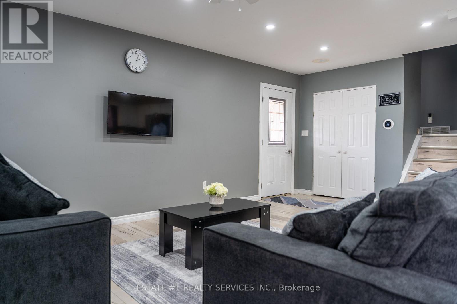 43 DYER STREET - 9
