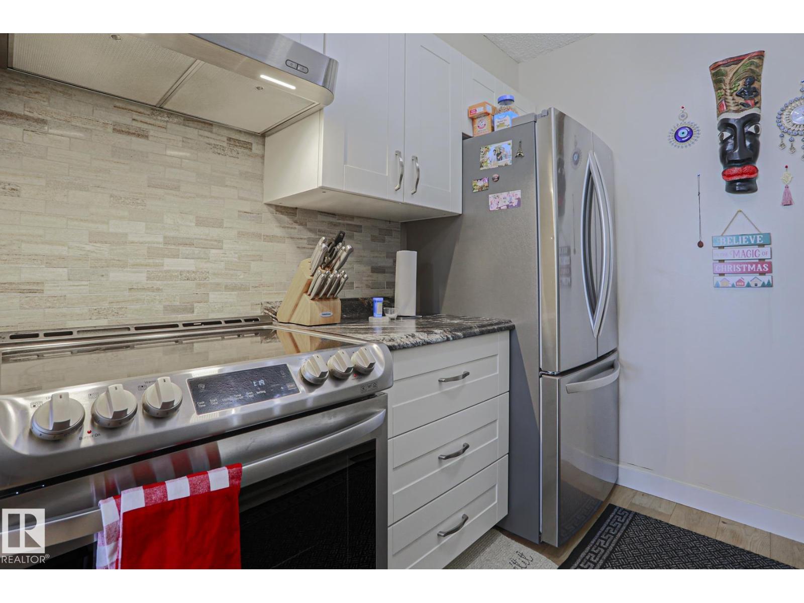 #20 8735 165 ST NW NW - 11