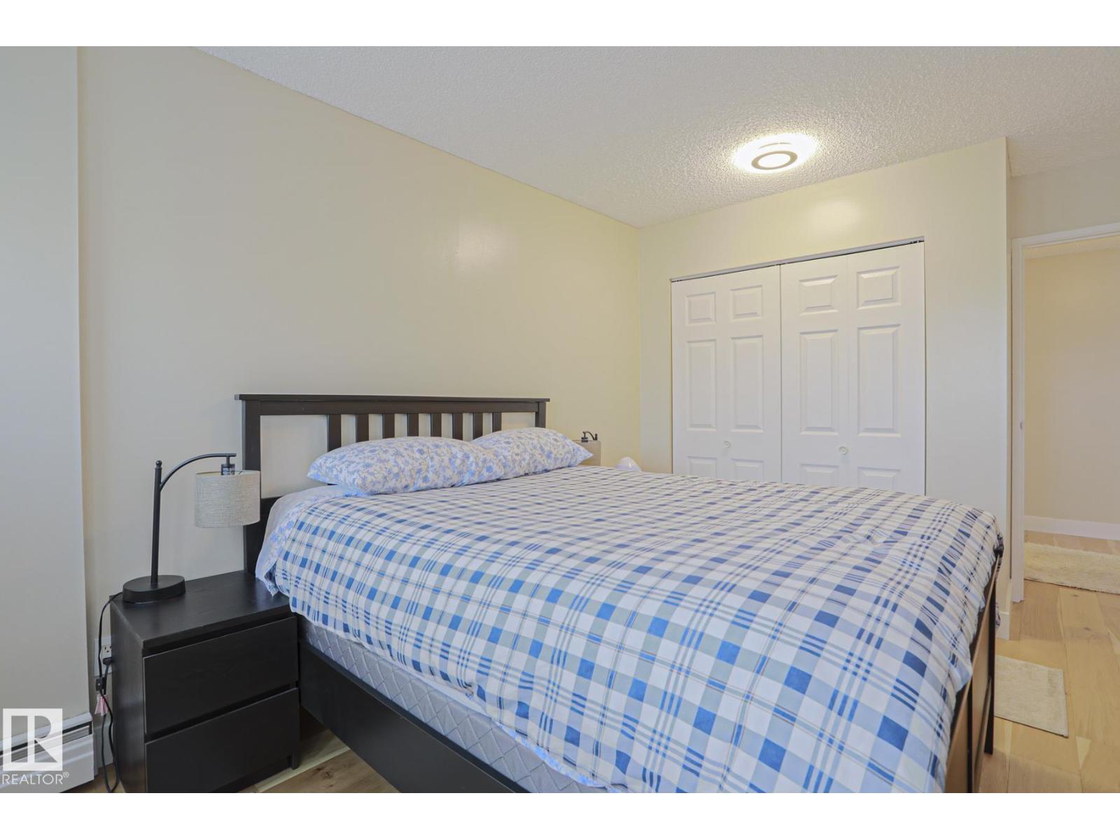 #20 8735 165 ST NW NW - 17