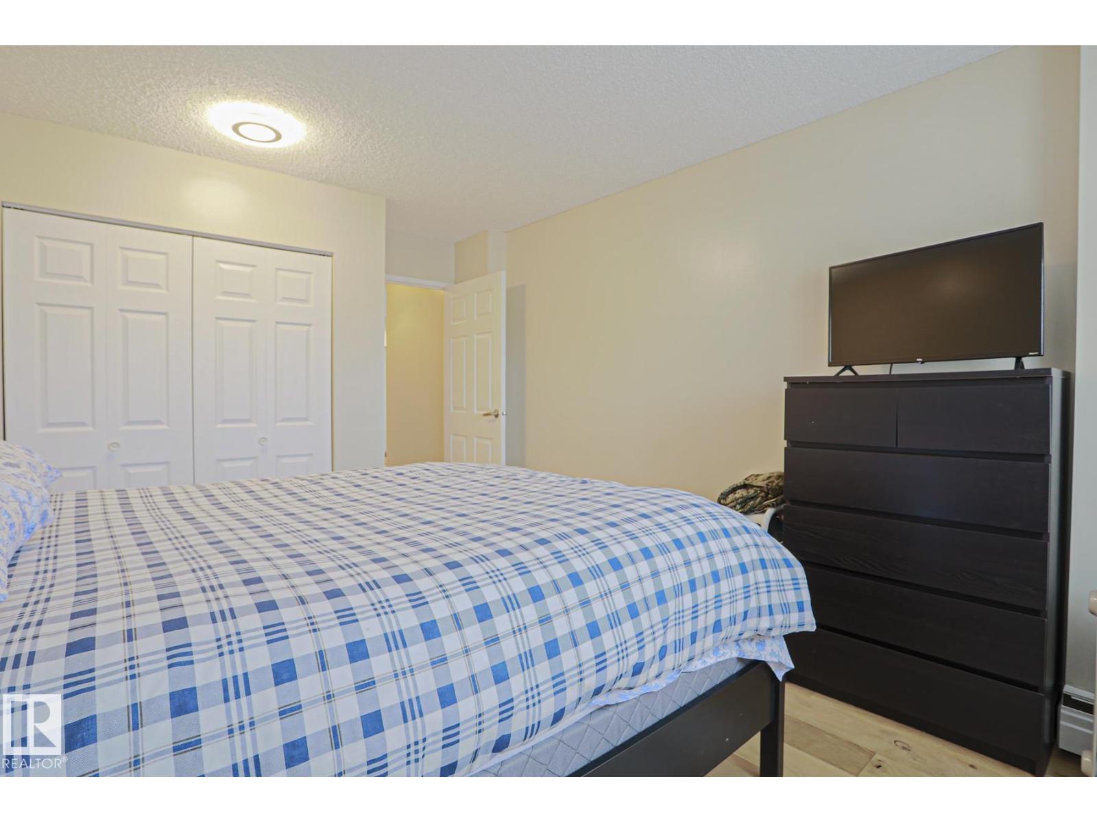 #20 8735 165 ST NW NW - 18