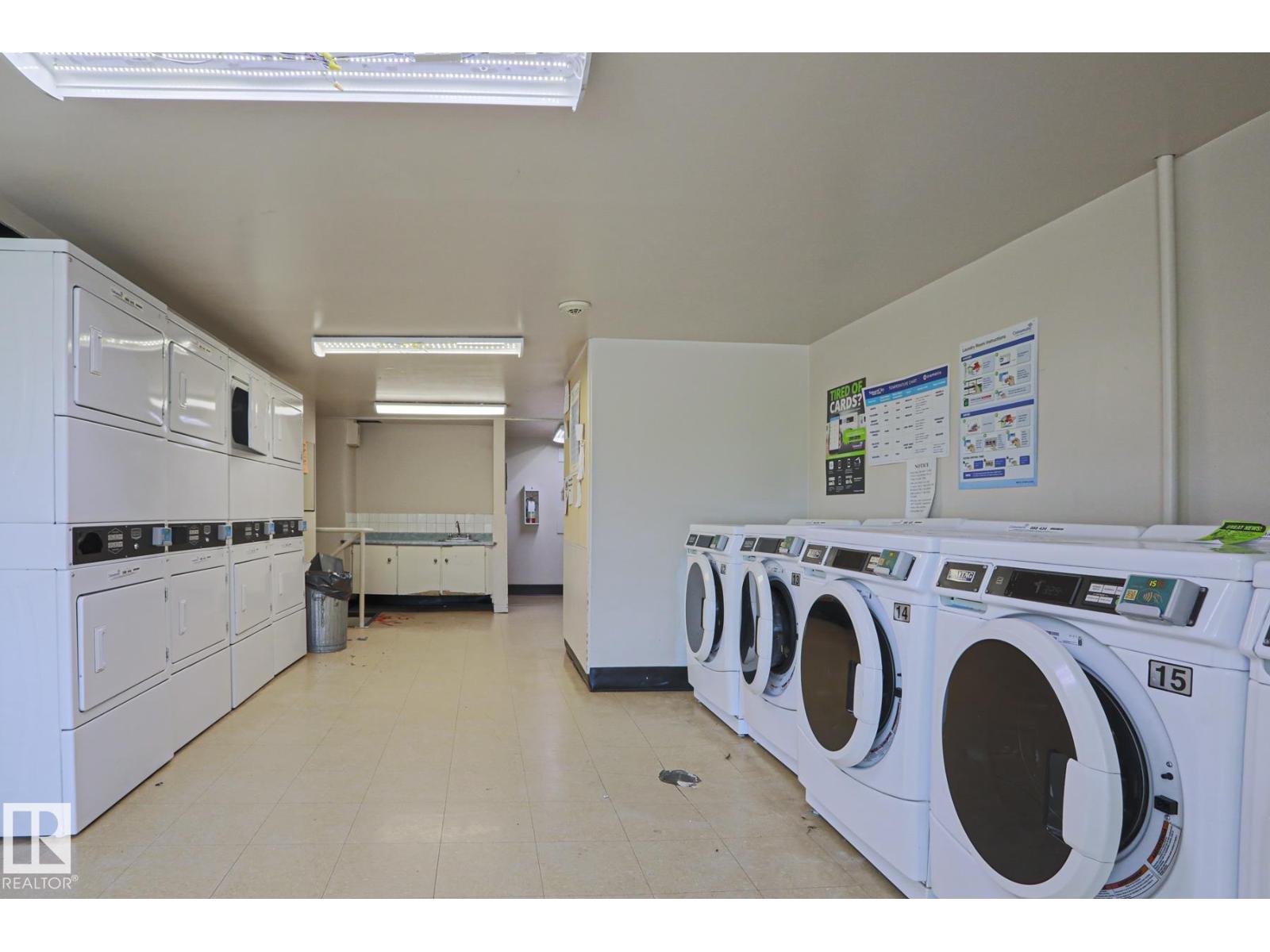 #20 8735 165 ST NW NW - 22