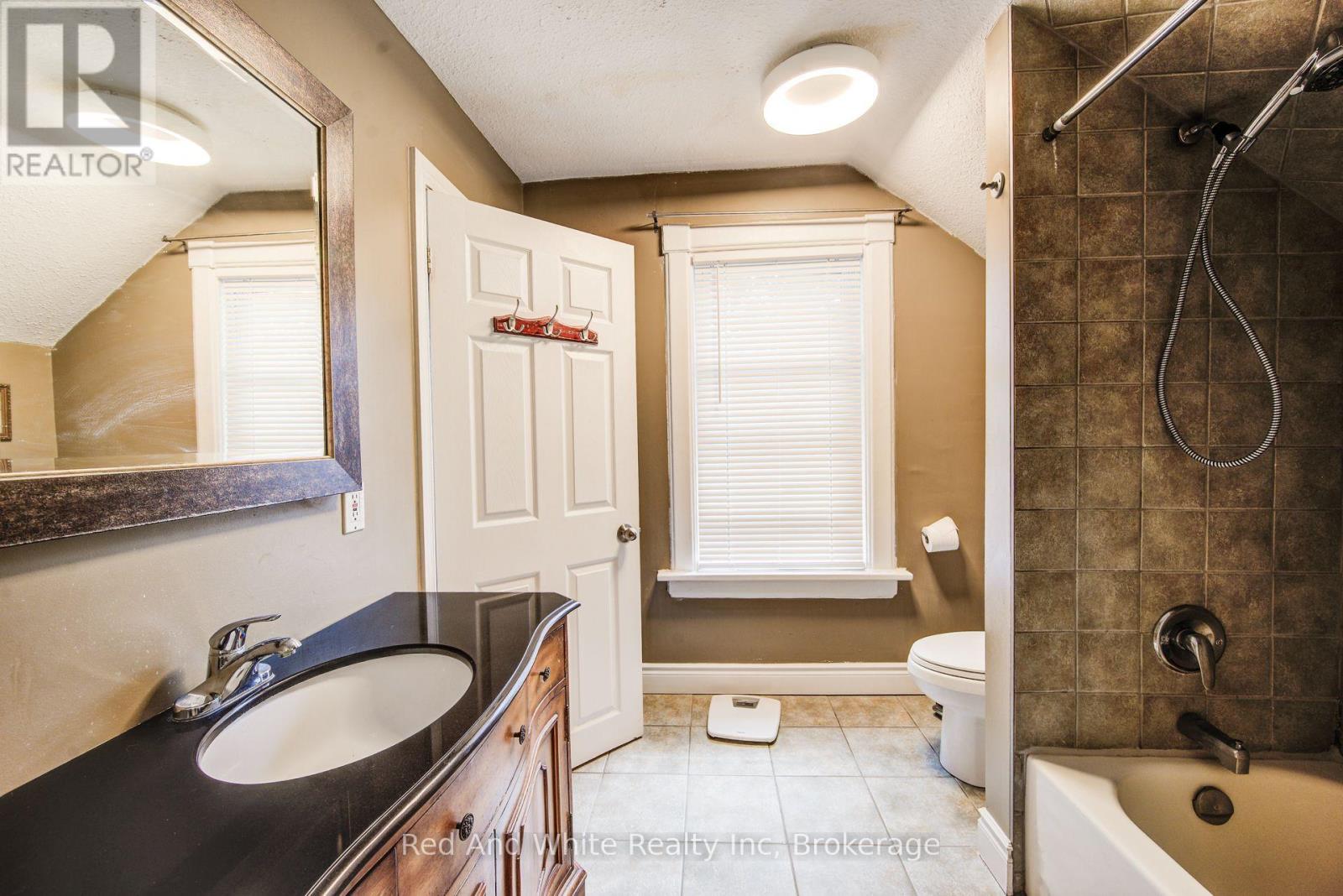 841 DUKE STREET - Image 23