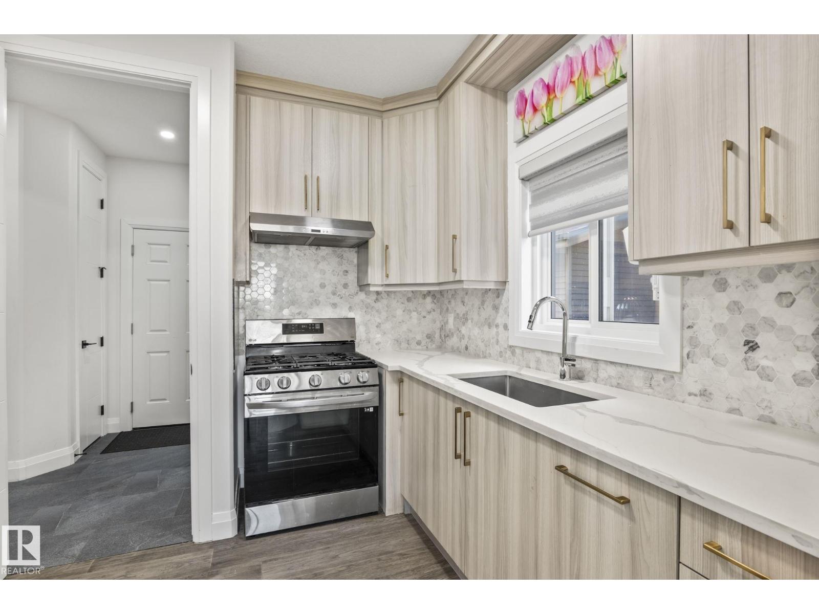 23 Elwyck gate - 19