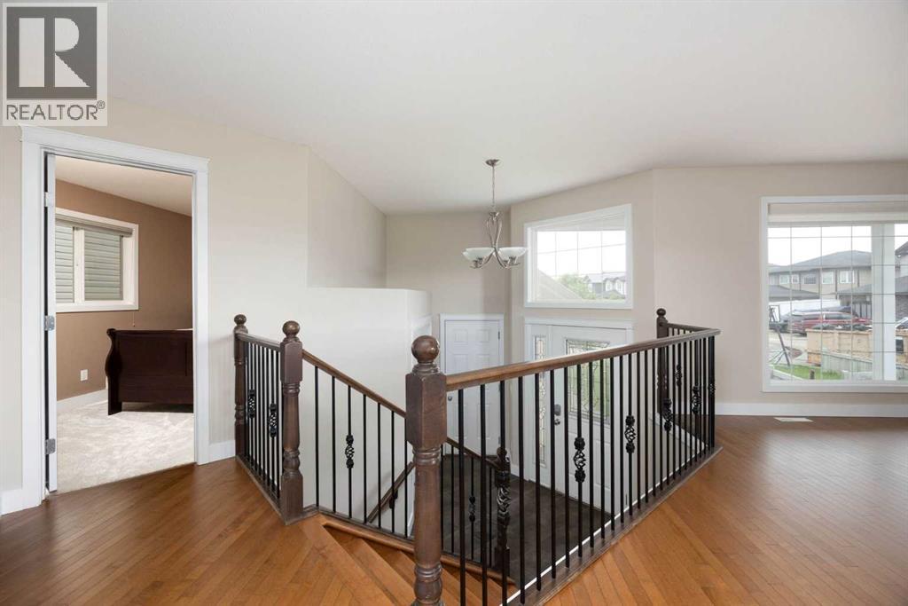 360 Fireweed Crescent — photo 6