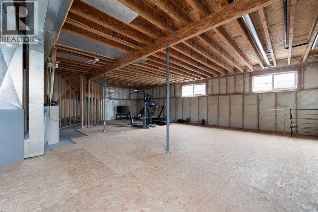 360 Fireweed Crescent — photo 33