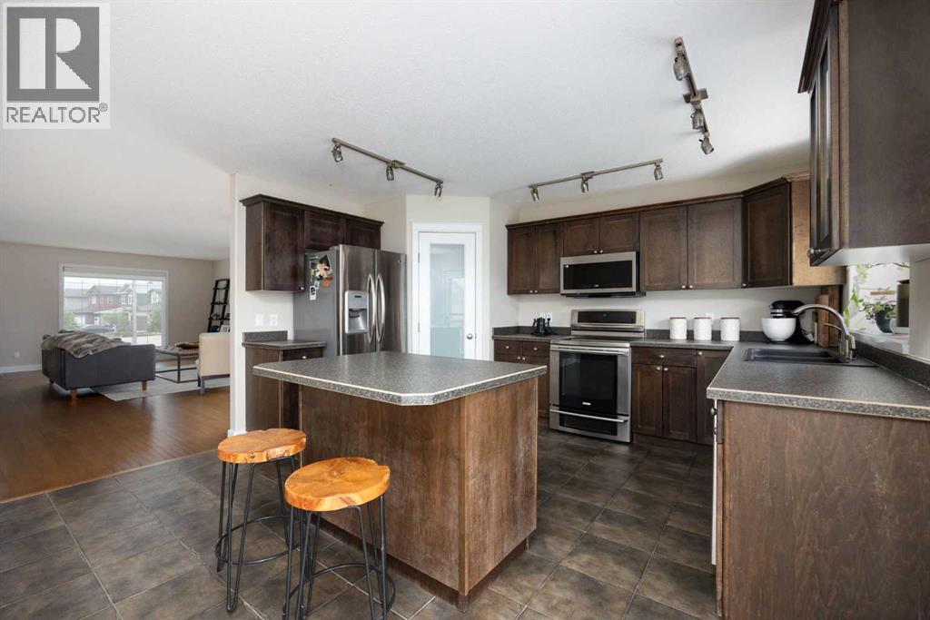 360 Fireweed Crescent — photo 15