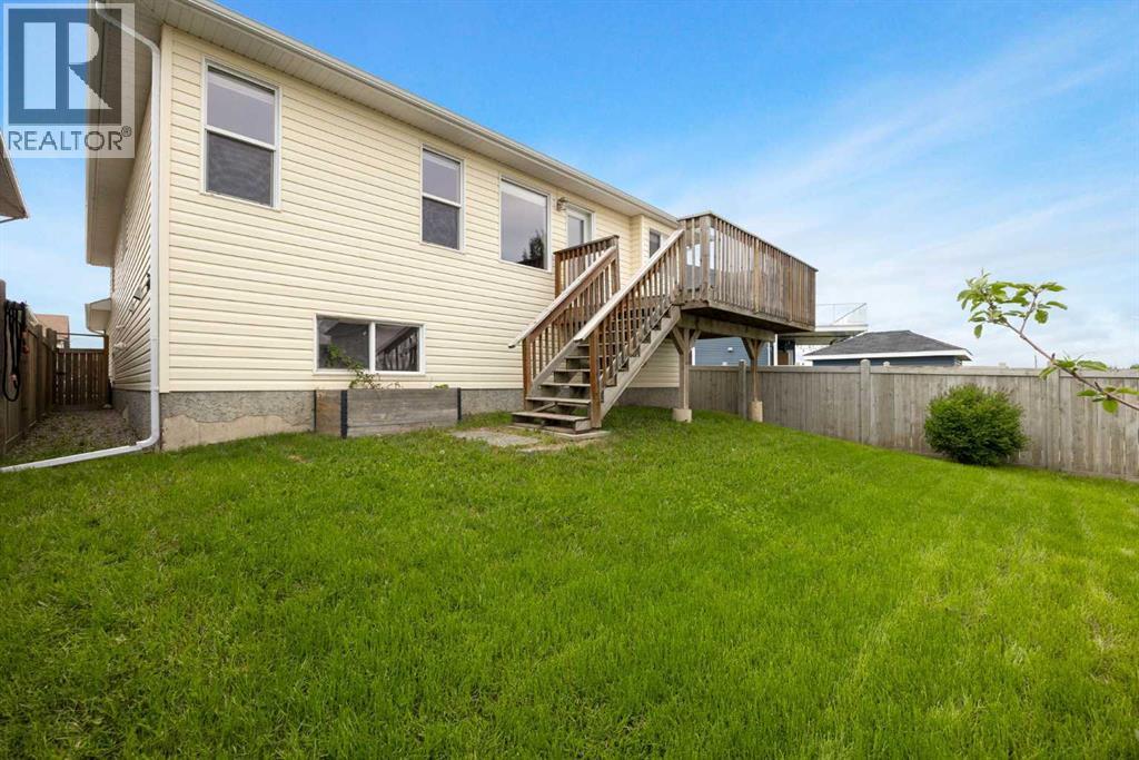360 Fireweed Crescent — photo 39