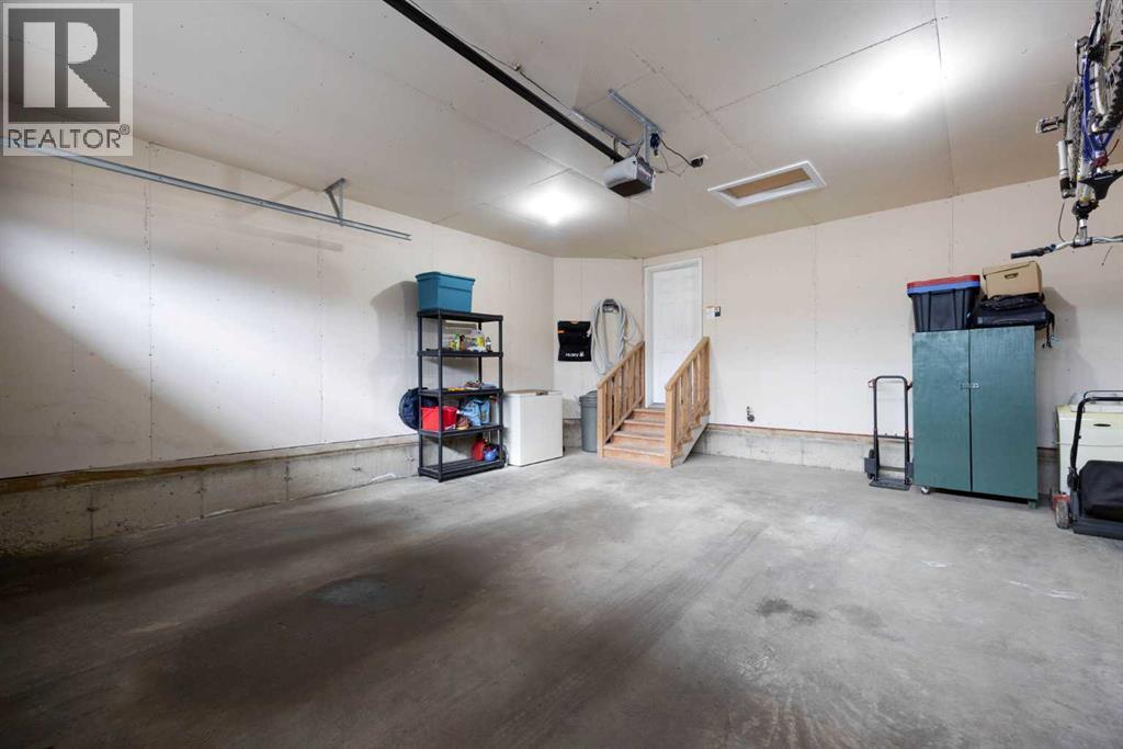 360 Fireweed Crescent — photo 28
