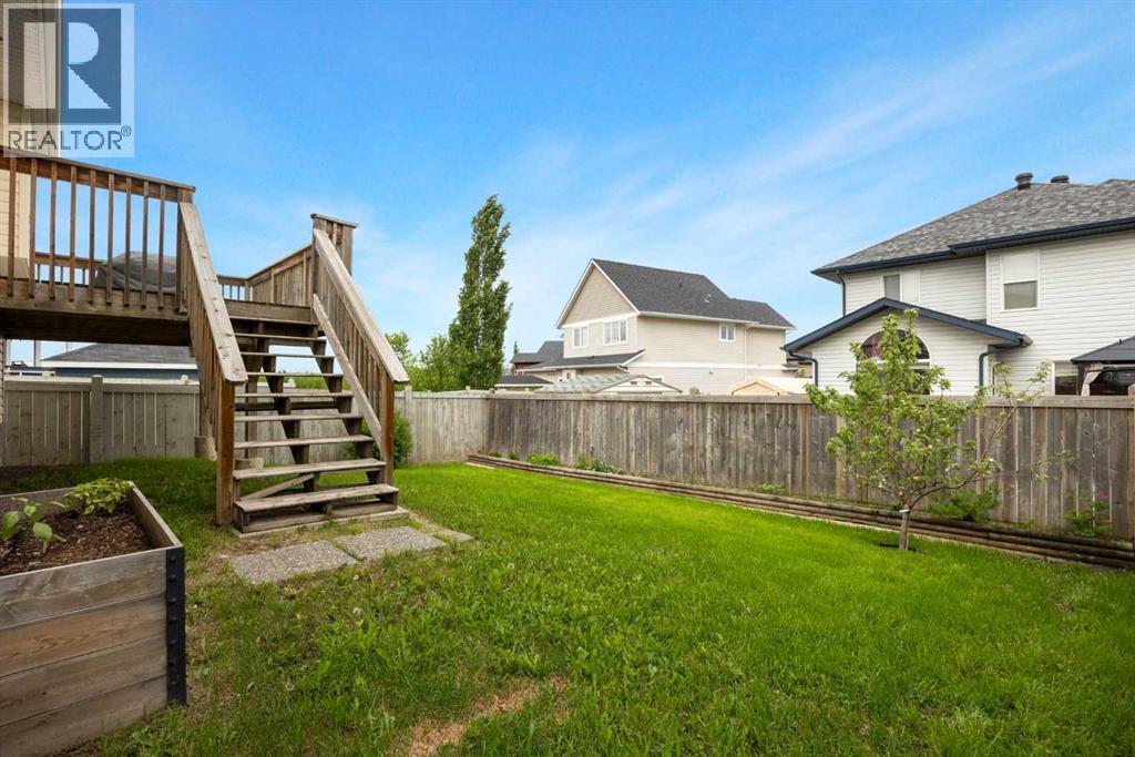 360 Fireweed Crescent — photo 38