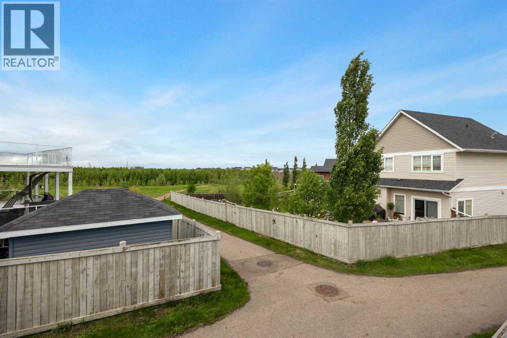 360 Fireweed Crescent — photo 36