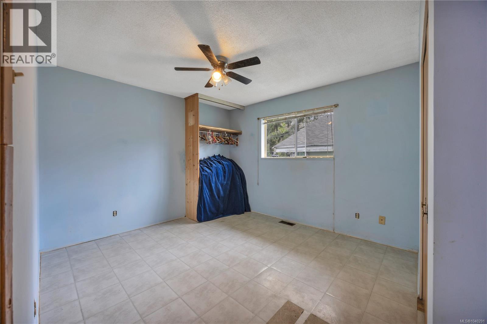 229 Irwin St - 10