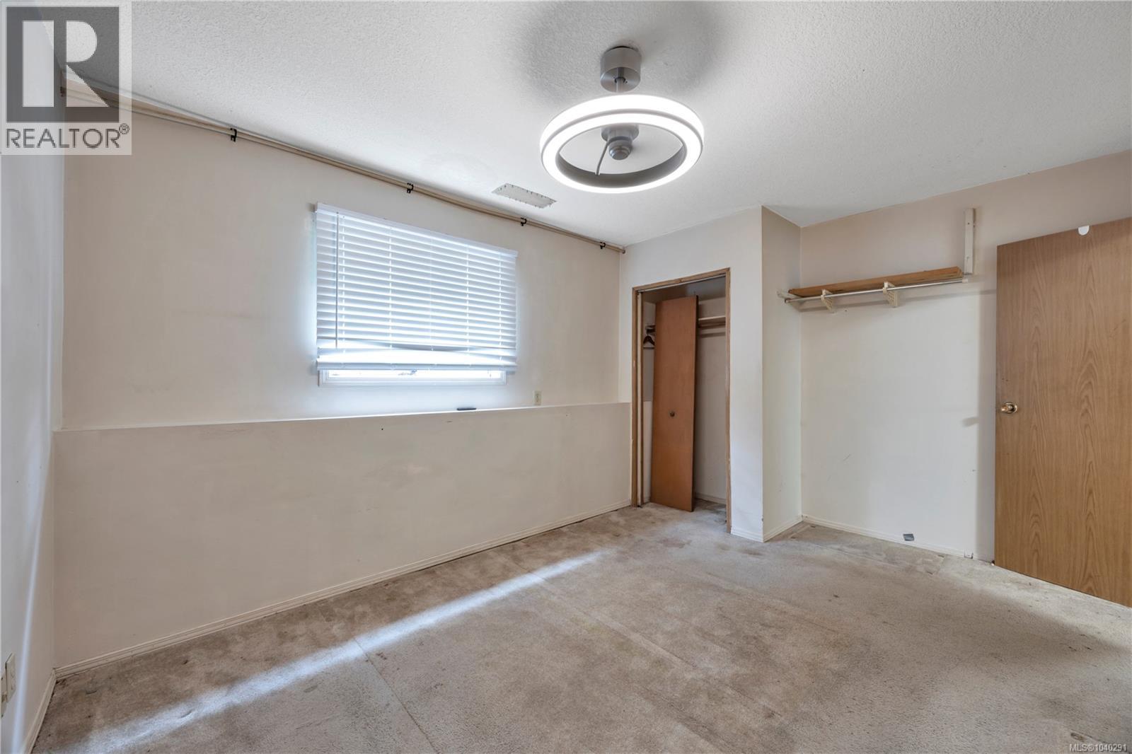 229 Irwin St - 33