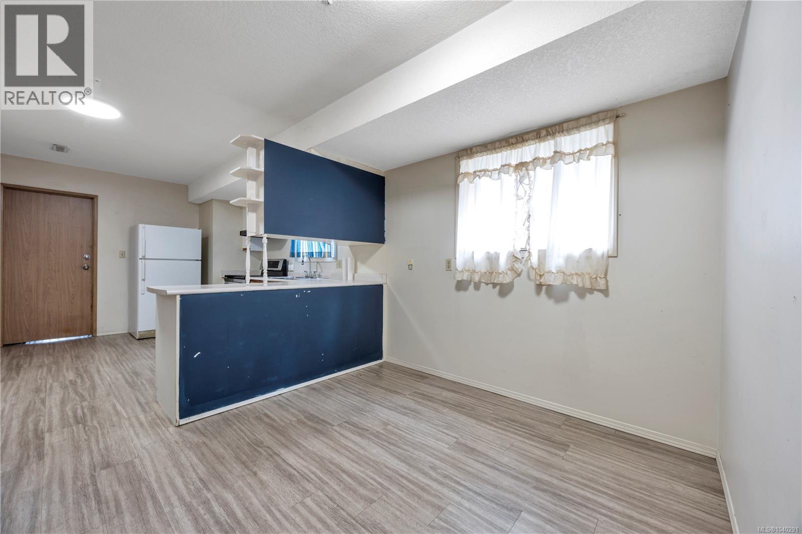 229 Irwin St - 27