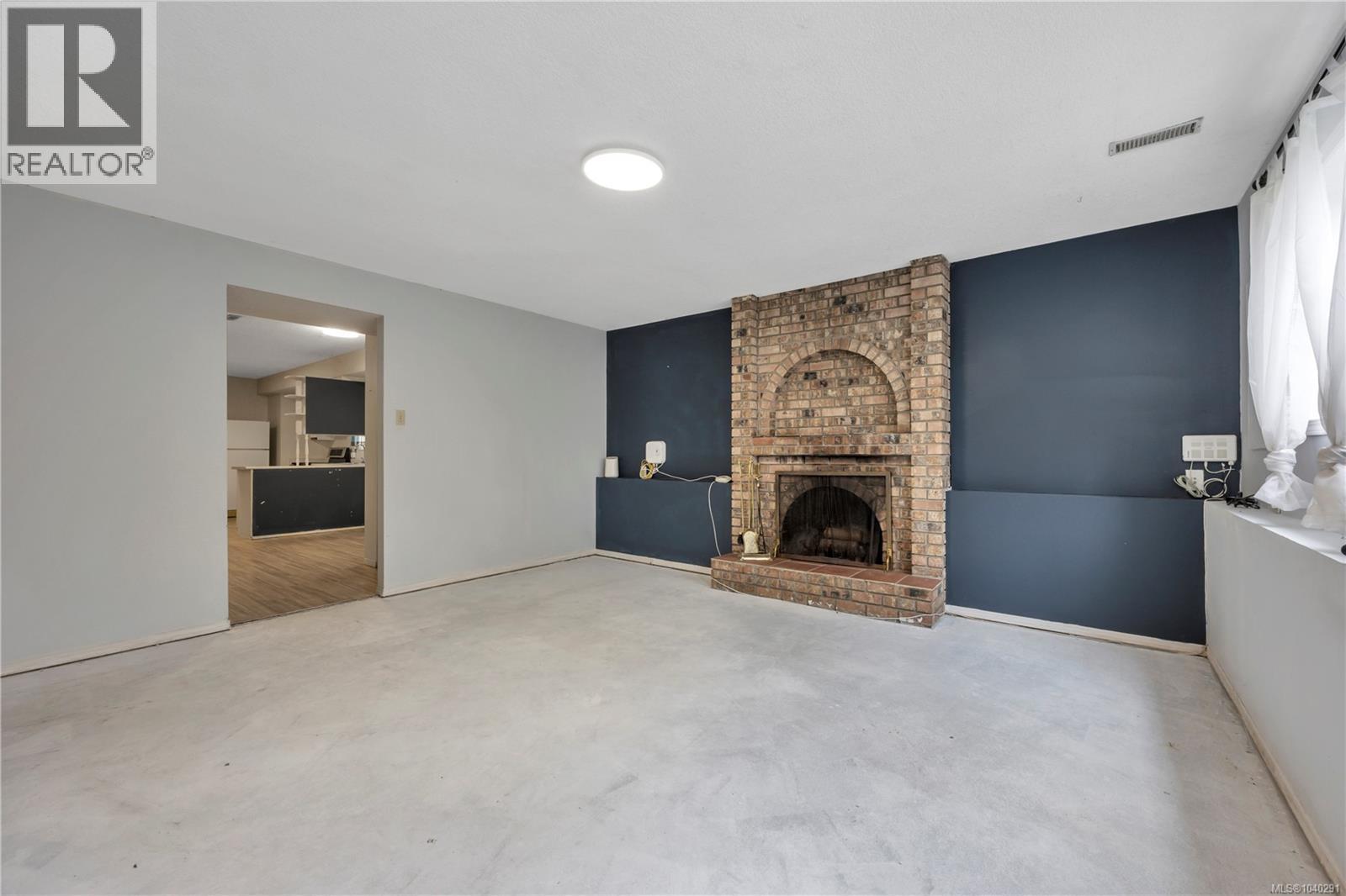 229 Irwin St - 25