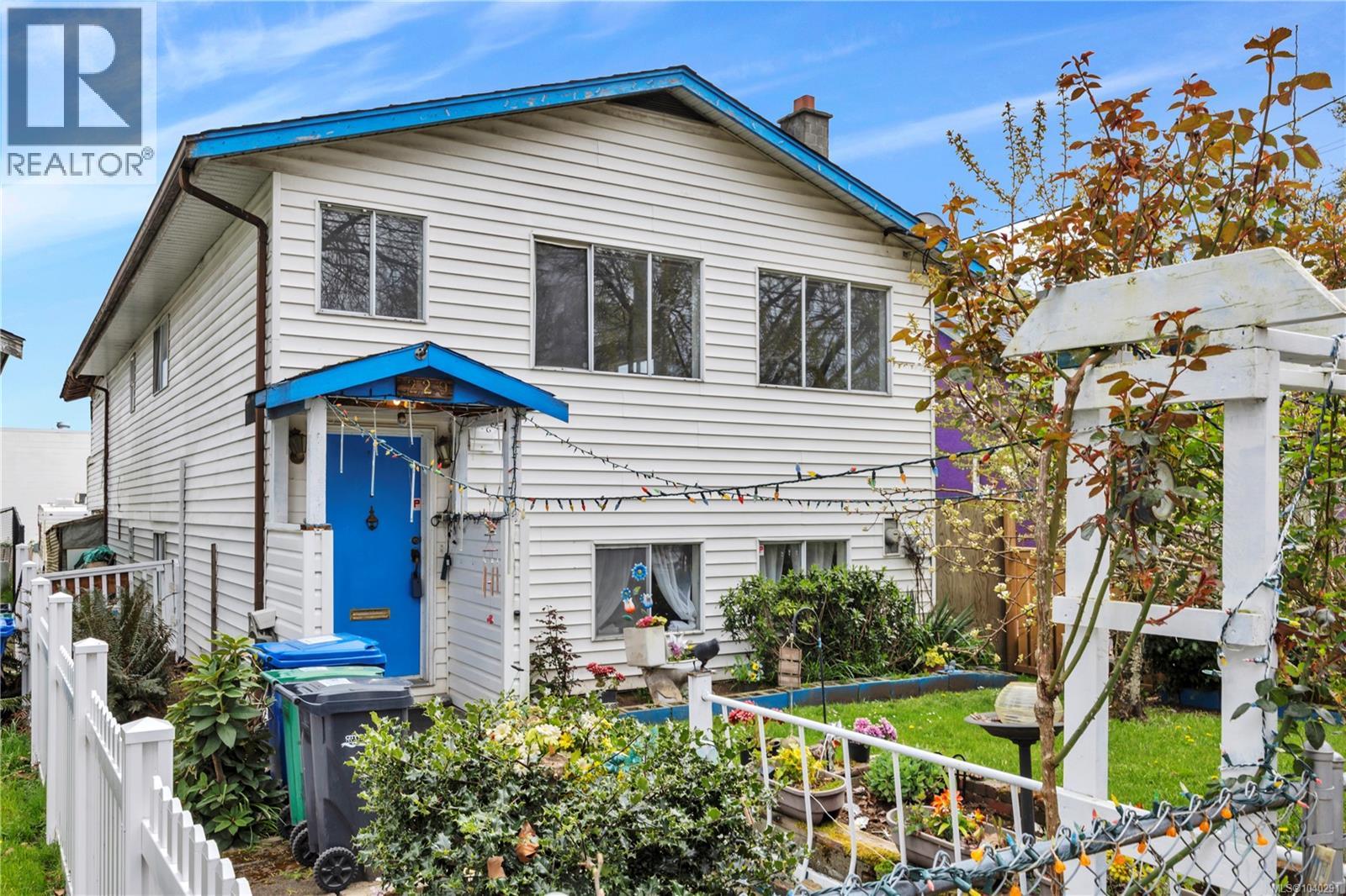 229 Irwin St - 1