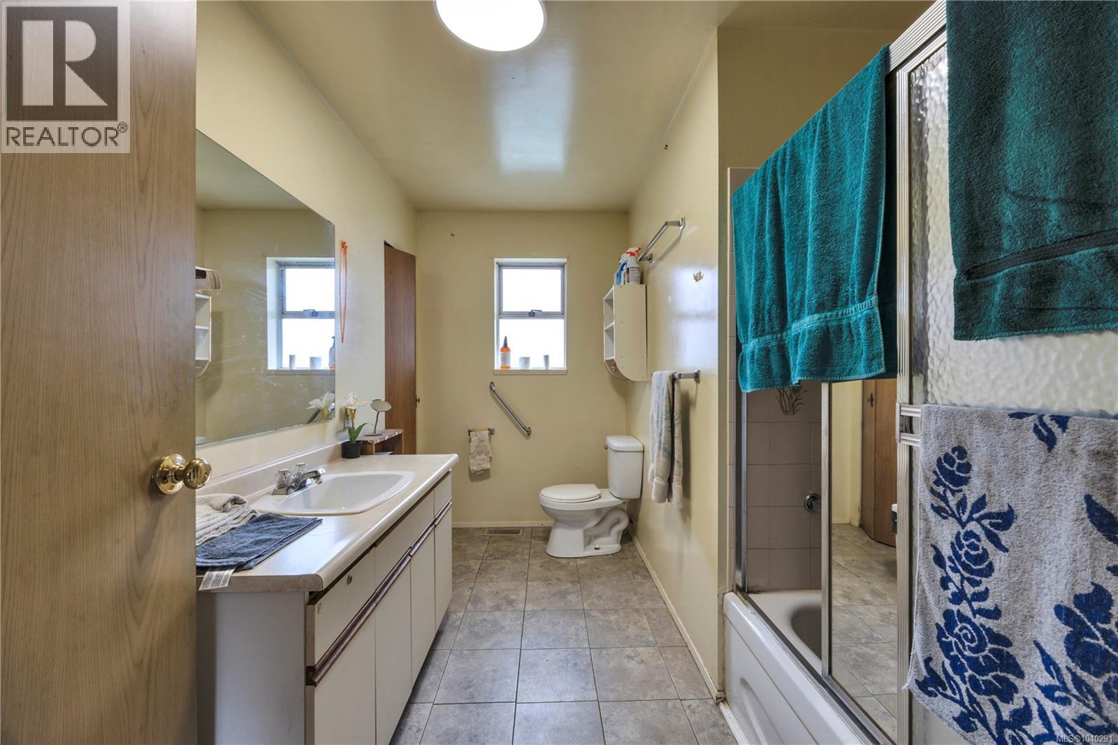 229 Irwin St - 13