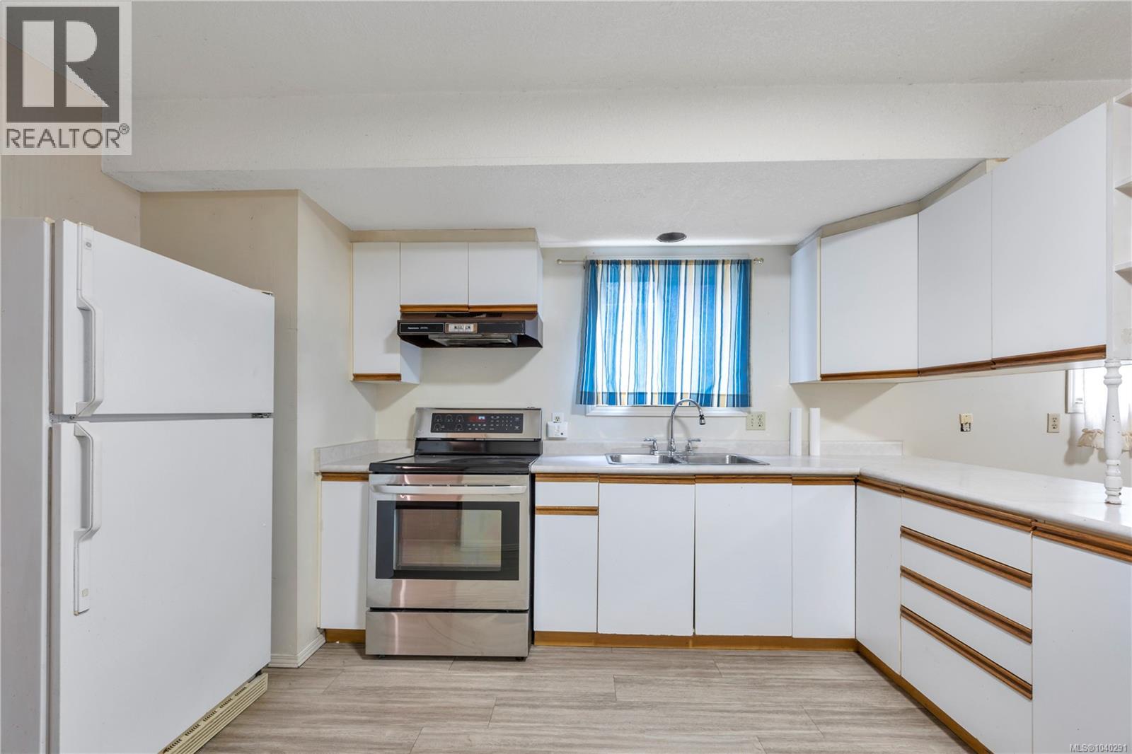 229 Irwin St - 31