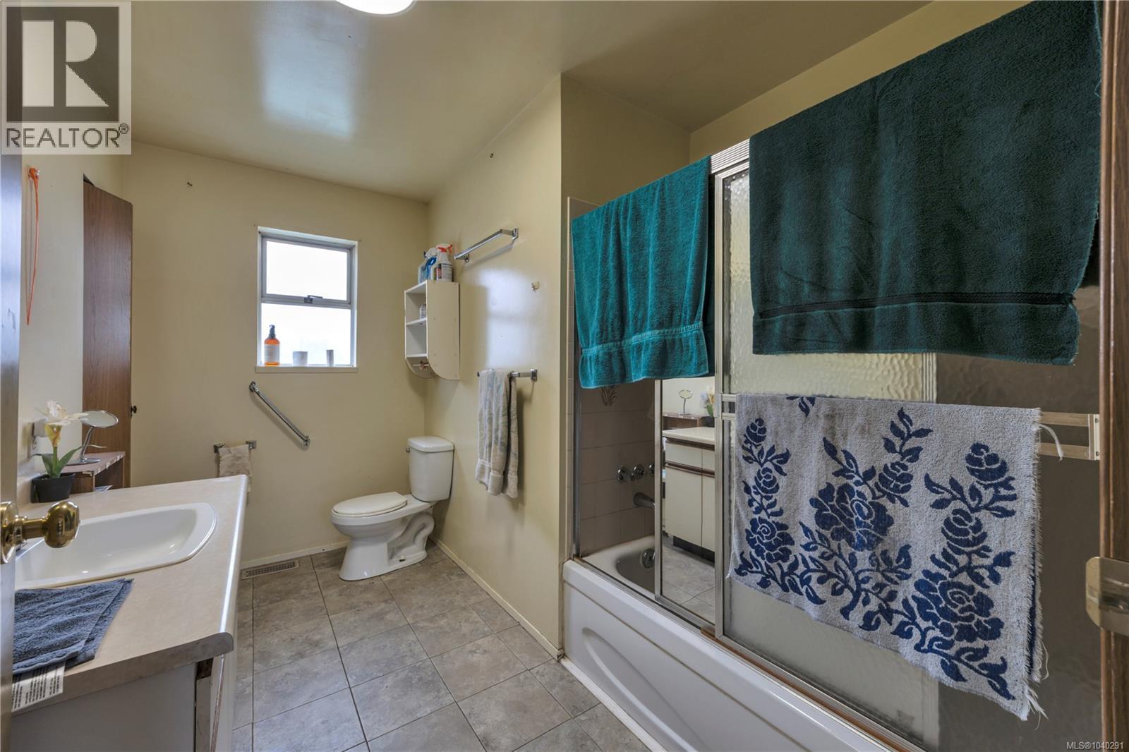 229 Irwin St - 14