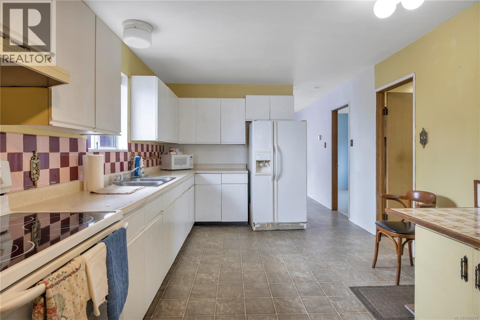 229 Irwin St - 19