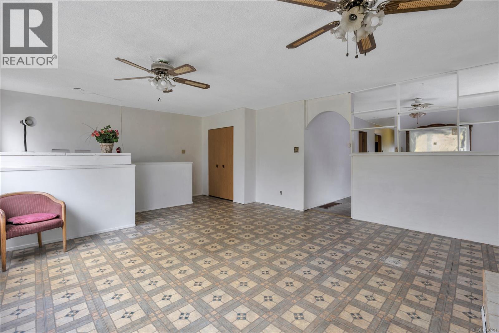 229 Irwin St - 7