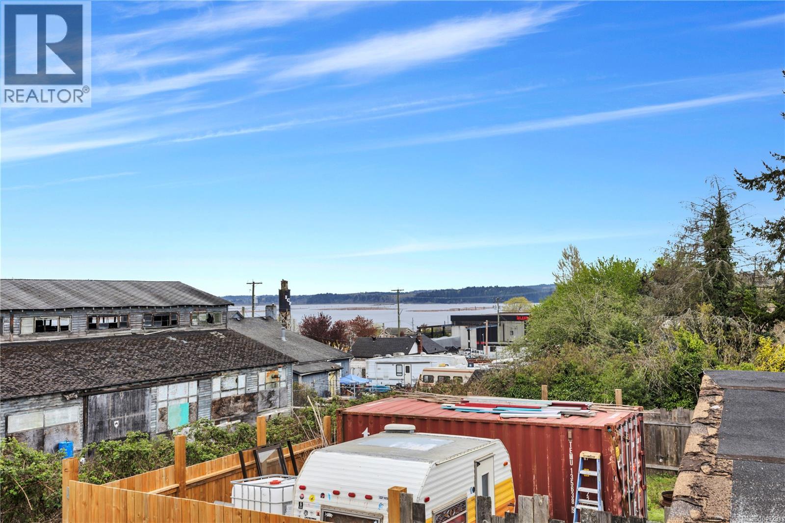229 Irwin St - 23