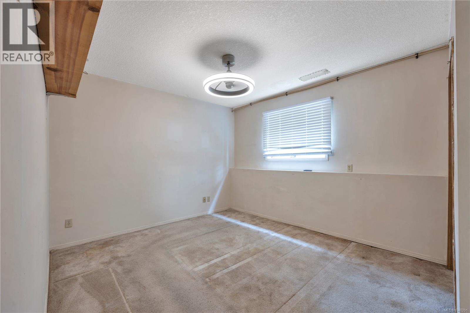 229 Irwin St - 32