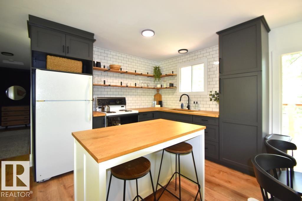 415 Sunset Road - 11