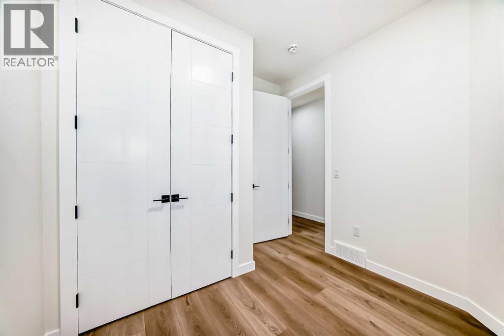 Bedroom 1 - Main Floor