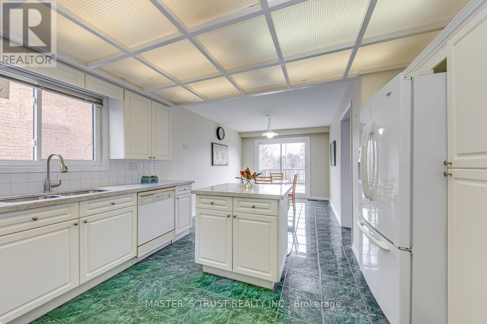 2591 ROBIN DRIVE - 15