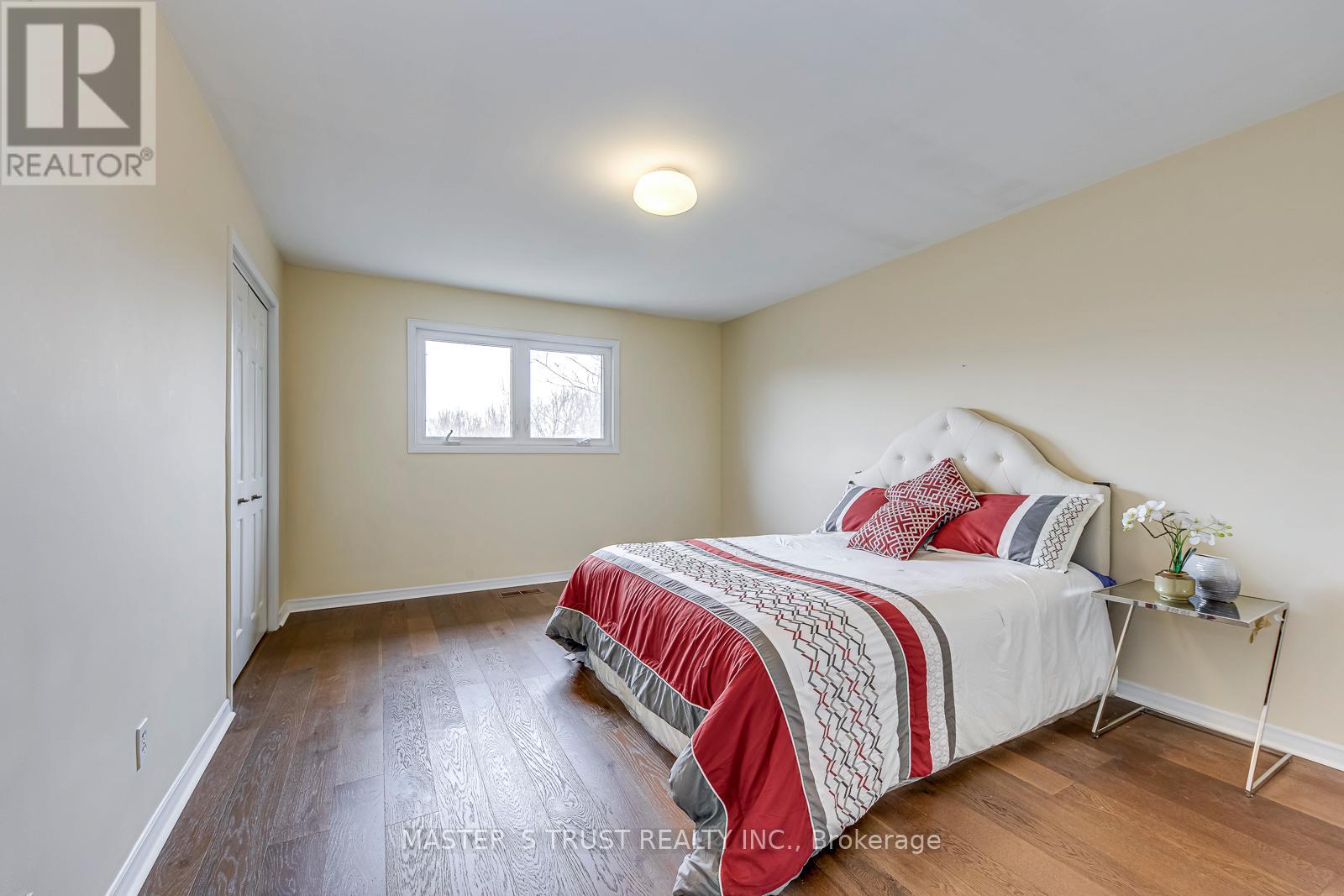 2591 ROBIN DRIVE - 34
