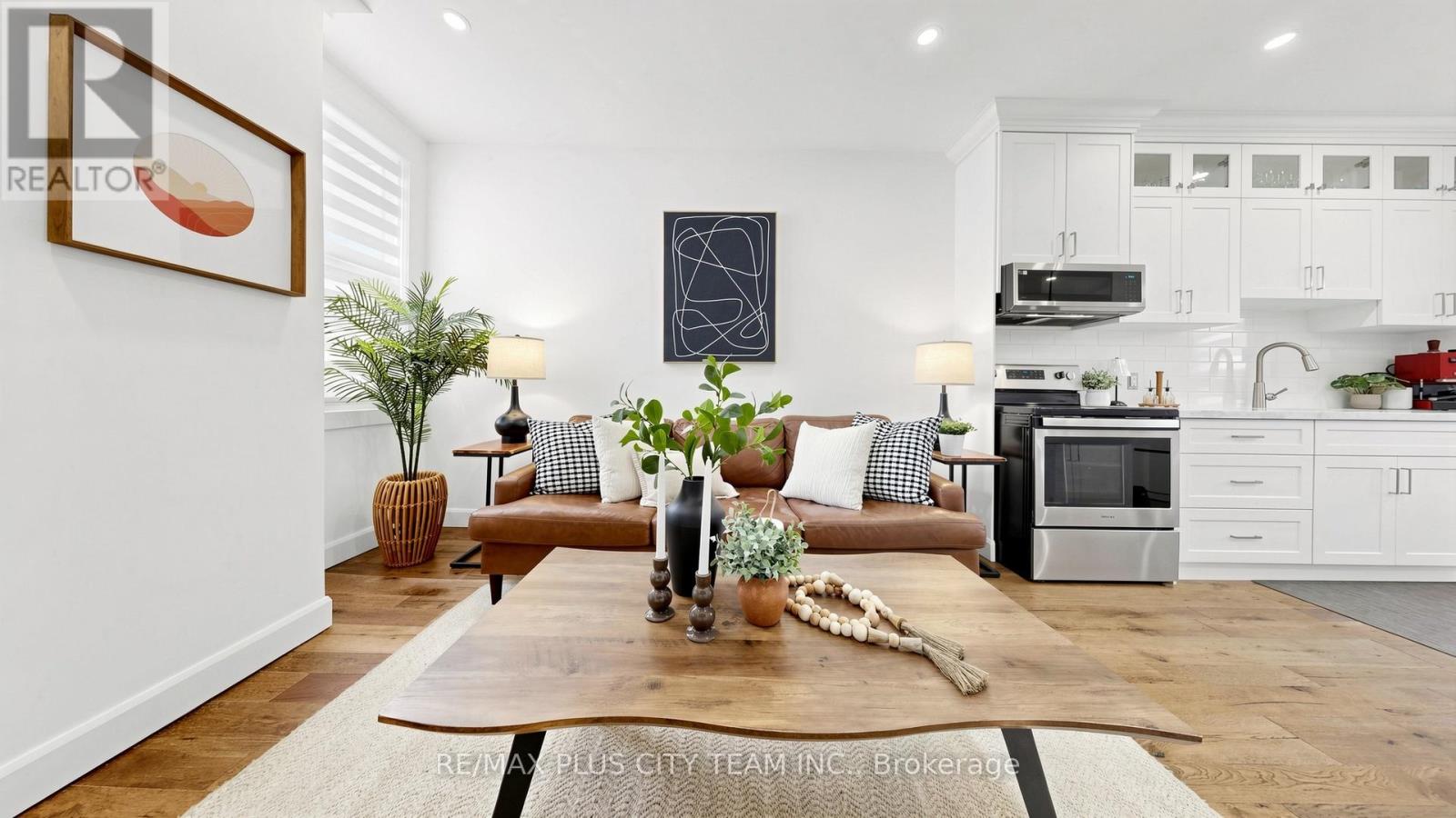 320 BOON AVENUE - 4