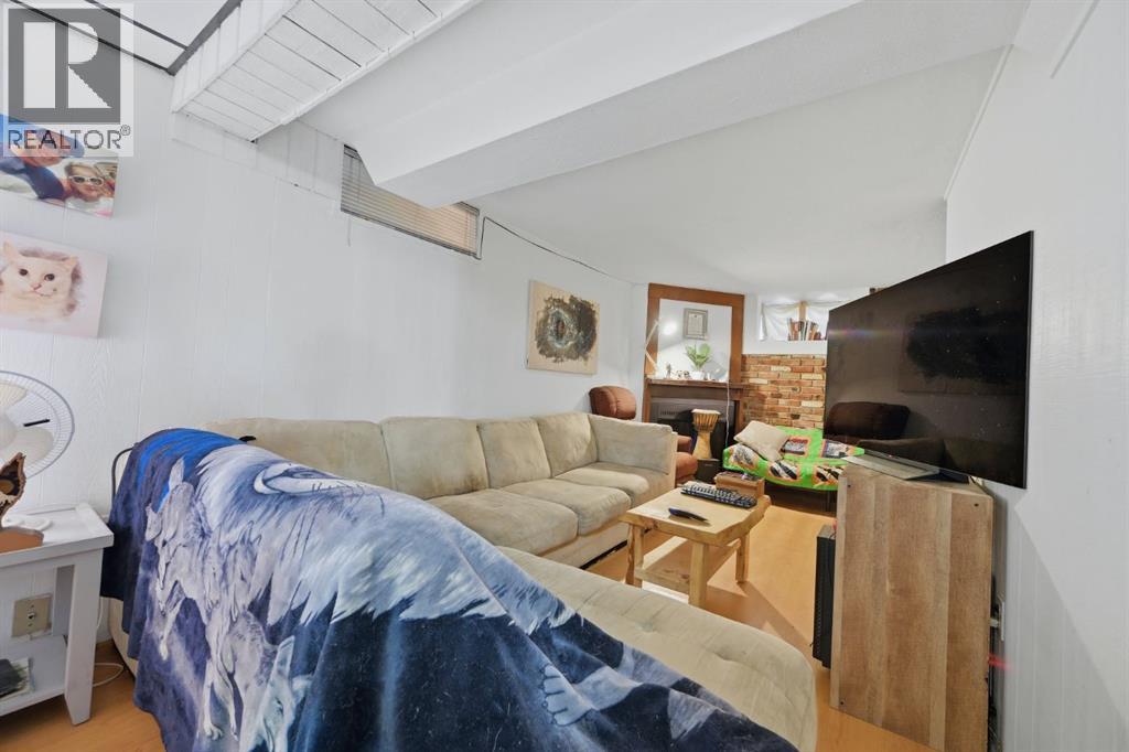 203 42 Avenue SW - 13
