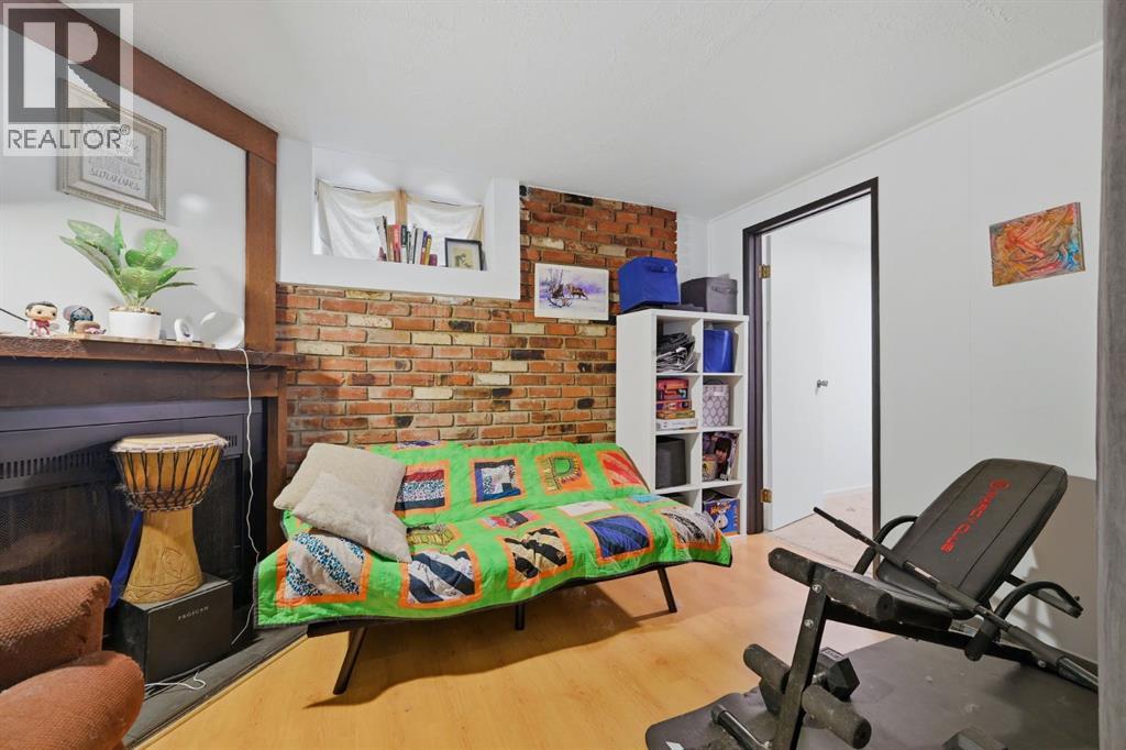 203 42 Avenue SW - 14