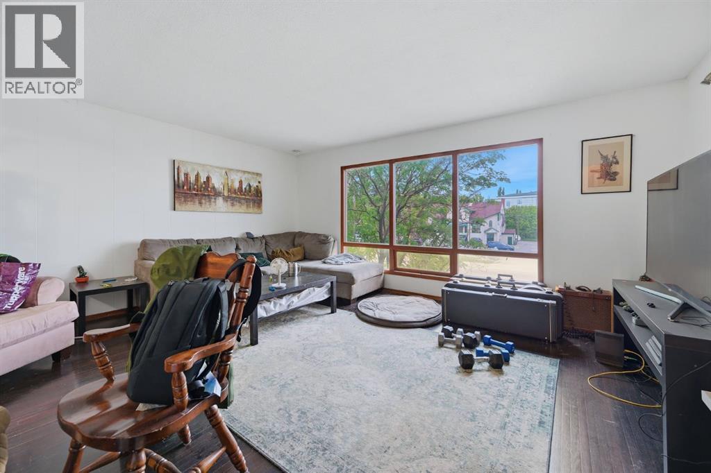 203 42 Avenue SW - 5