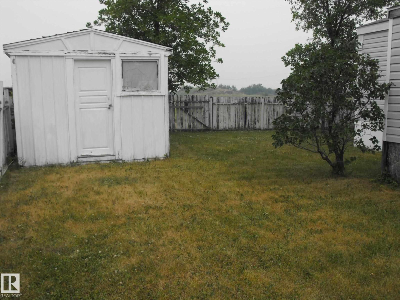 5506 55 AV — photo 31