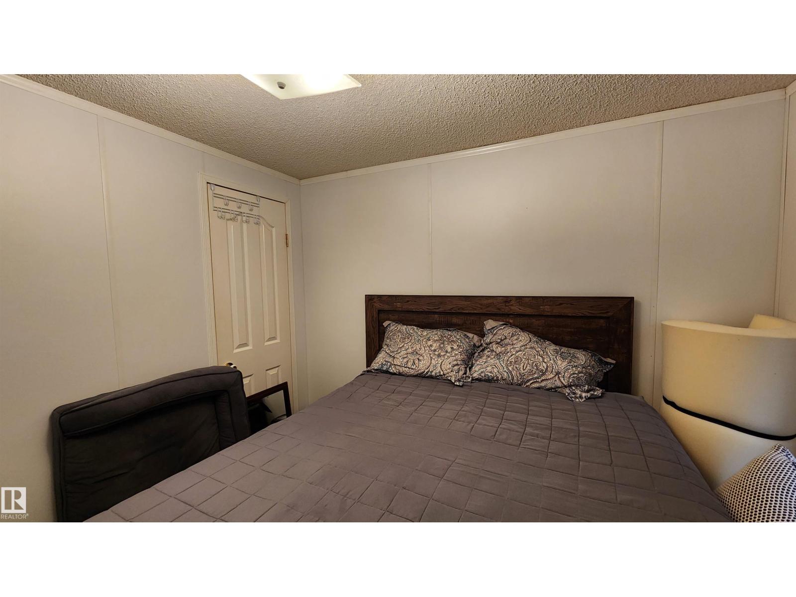 5506 55 AV — photo 26