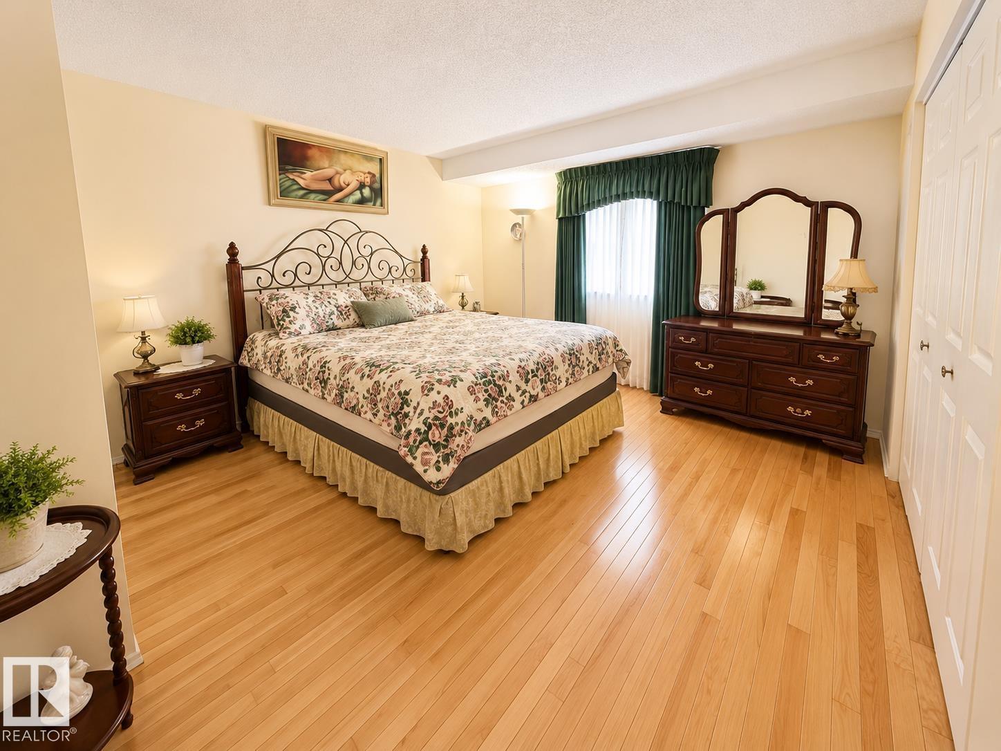 1 MUNRO CO — photo 11