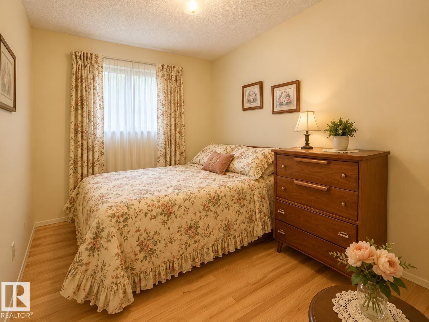 1 MUNRO CO — photo 14