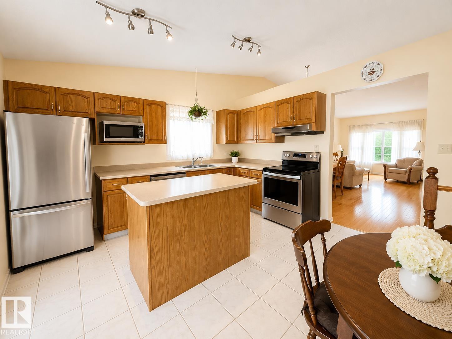 1 MUNRO CO — photo 7