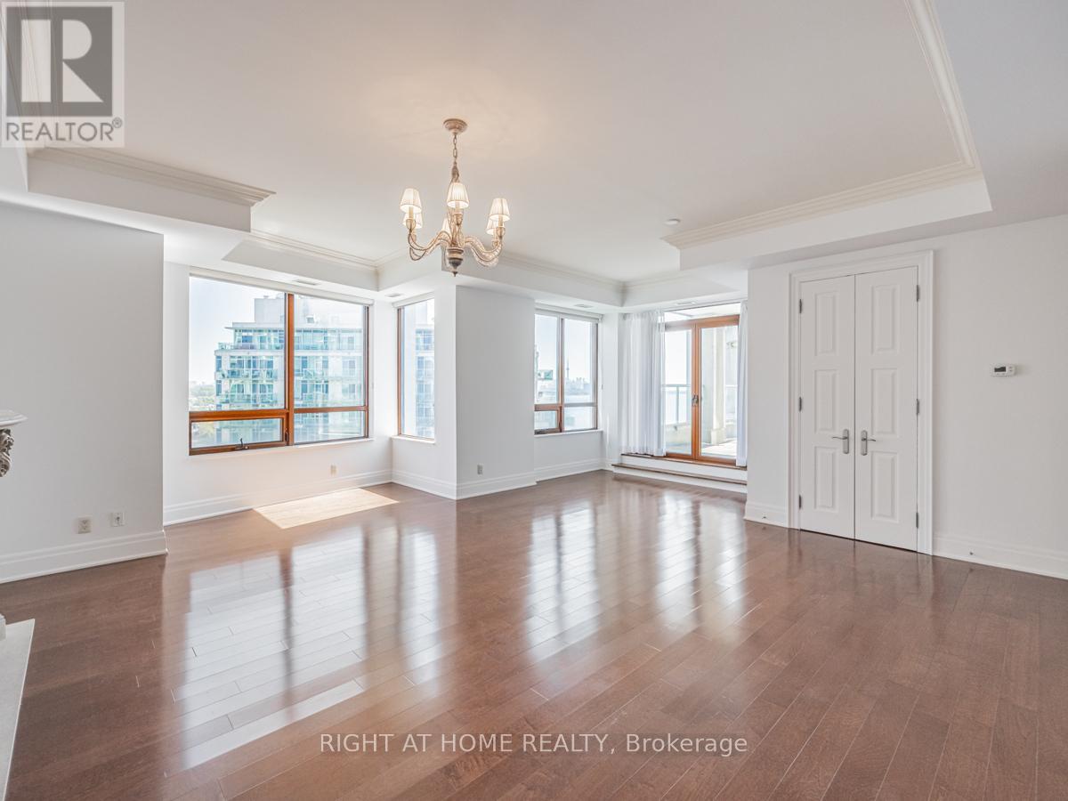#LPH19 2095 LAKE SHORE BOULEVARD W - 21