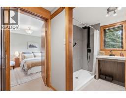 Bedroom - 1420 Smithdale Rd, Ucluelet, BC V0R3A0 Photo 6