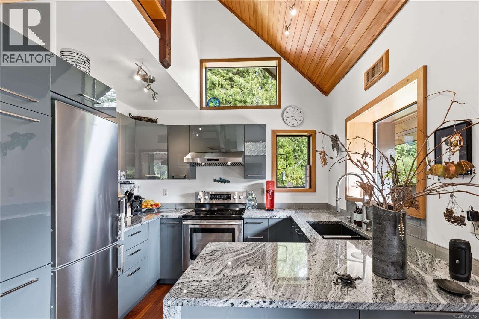 1420 Smithdale Rd - 3