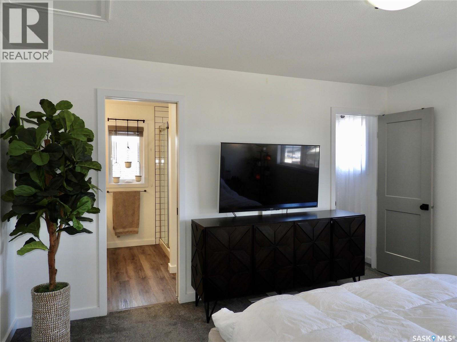 715 SCOTT CRESCENT — photo 17
