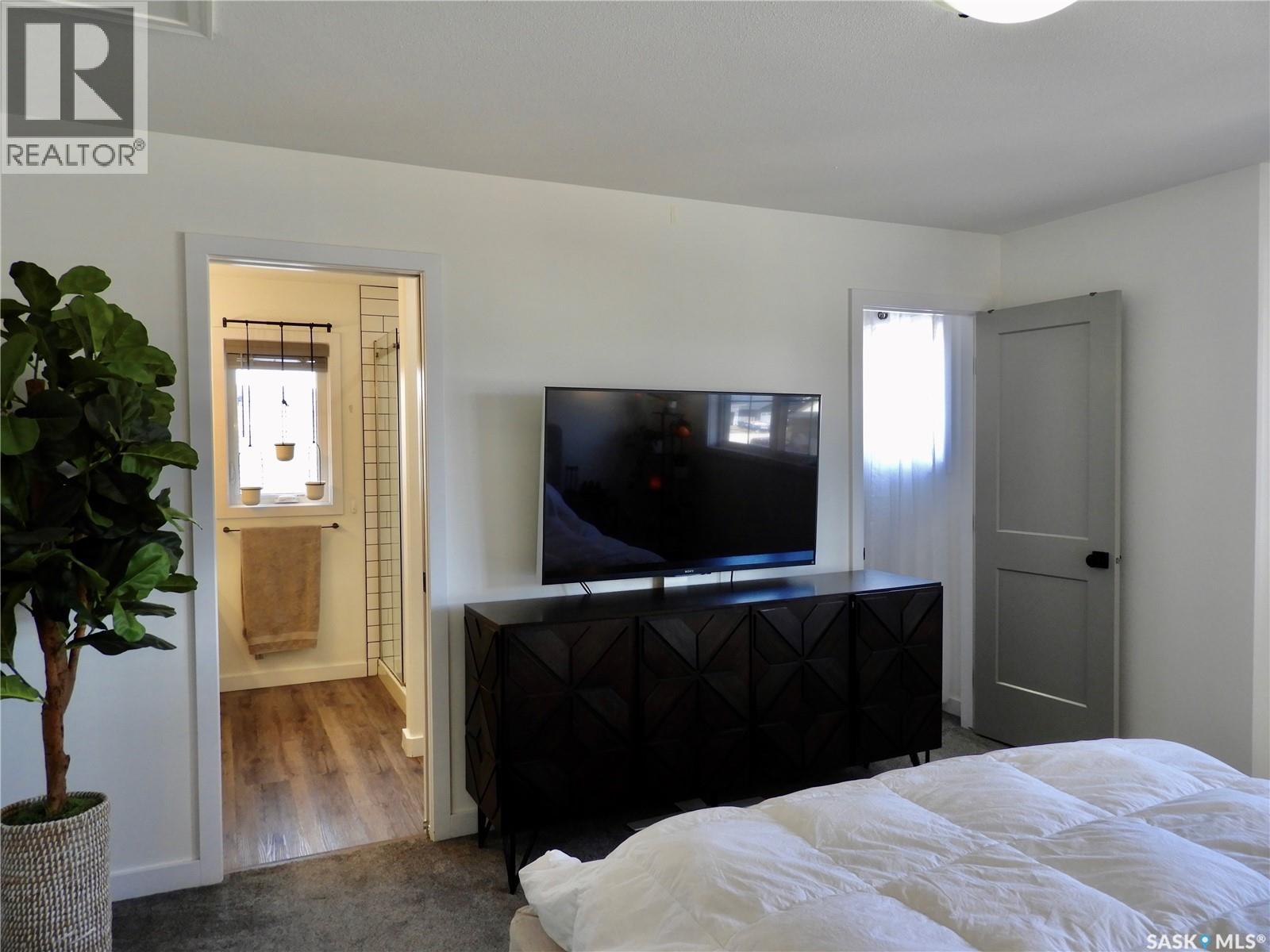 715 SCOTT CRESCENT — photo 18