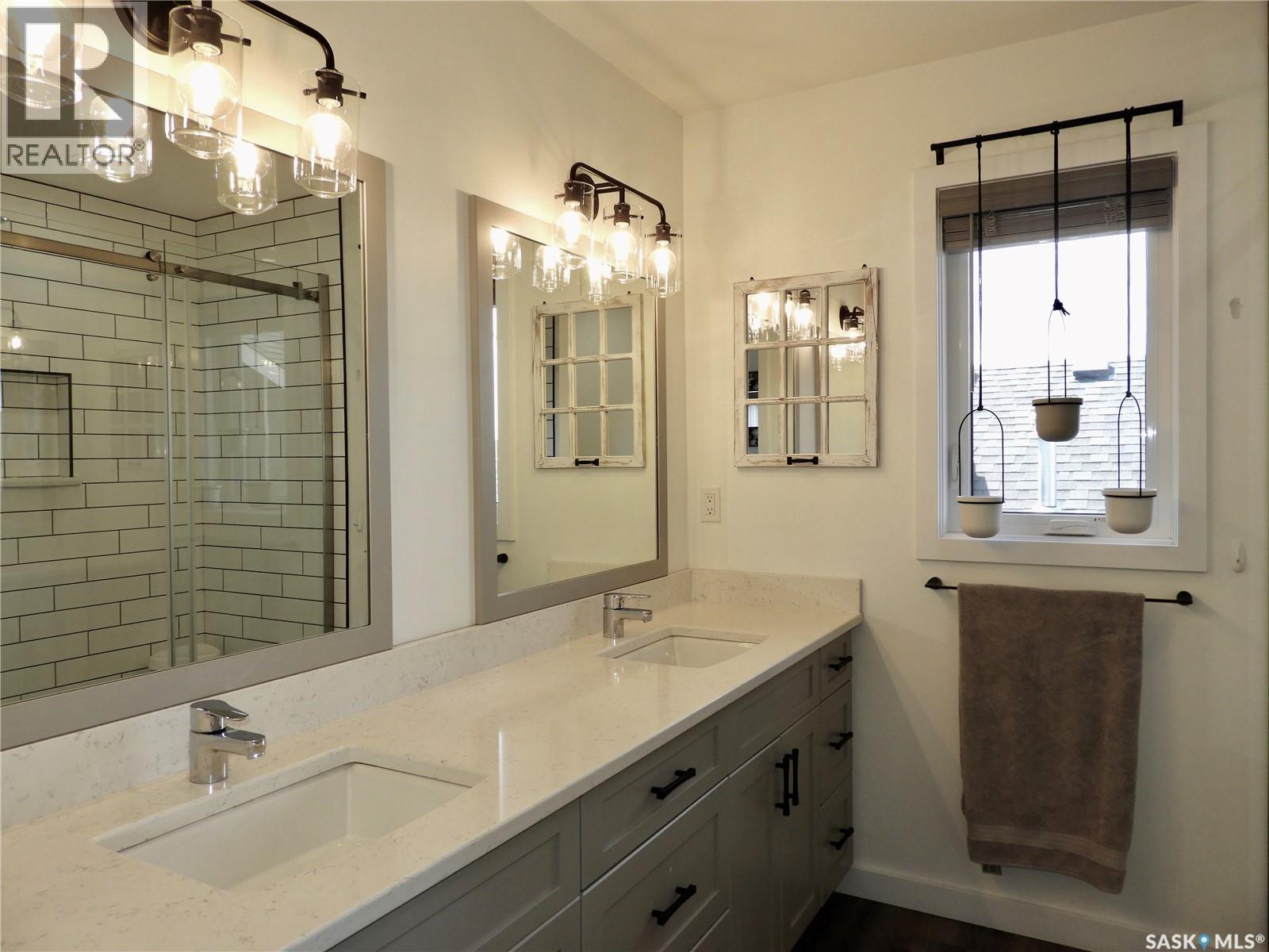 715 SCOTT CRESCENT — photo 19