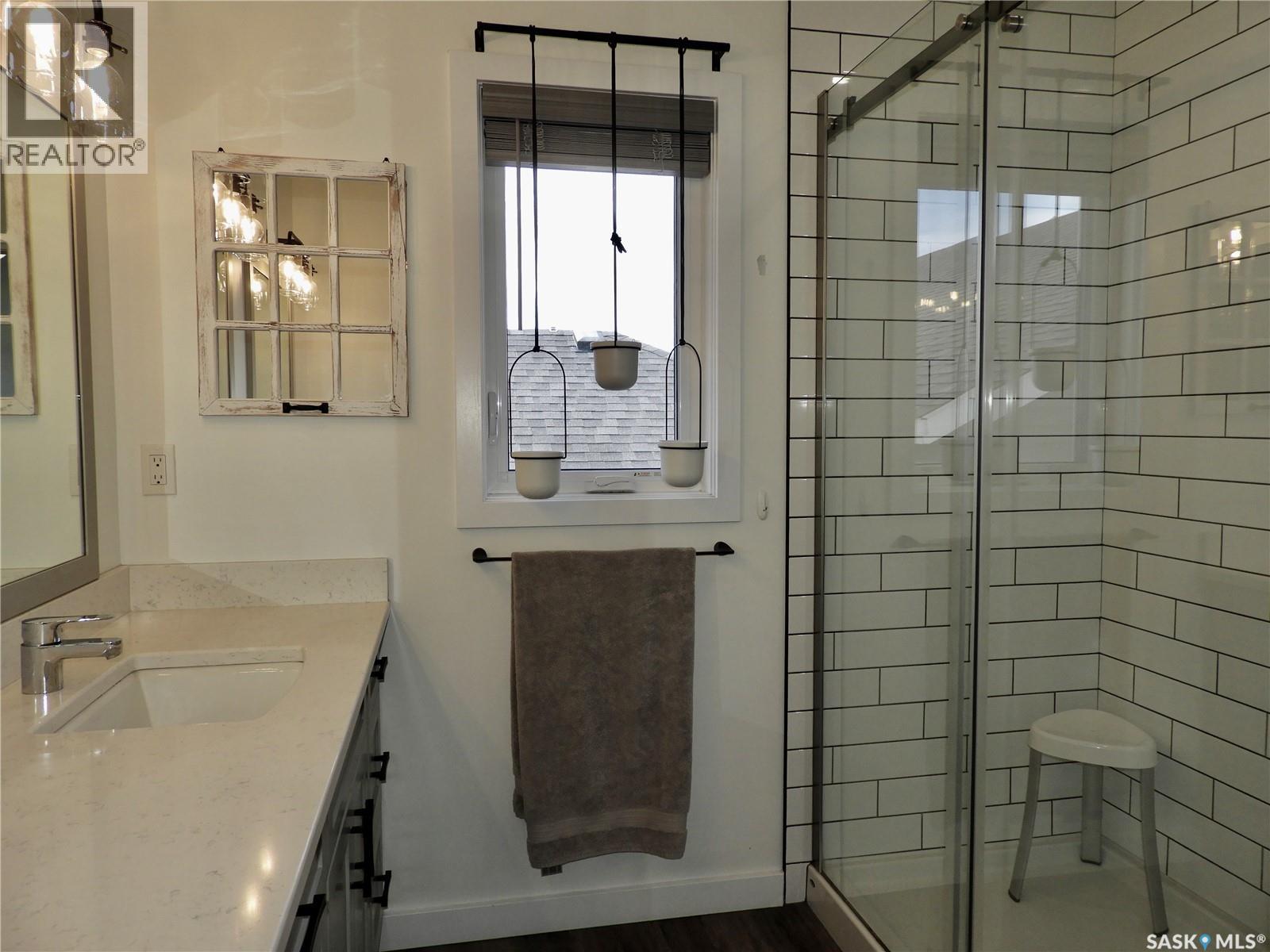 715 SCOTT CRESCENT — photo 20
